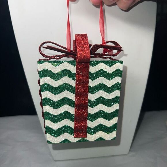 Pier‎ One Wooden Super Sparkle Present Ornament - Picture 7 of 9